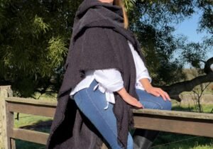 Ruana Merino y  Cashmere en color negro